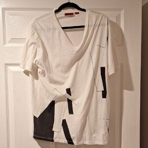 Hugo boss Men's White and Black Graphic T-Shirt